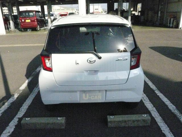 ミライース Ｘ　ＳＡＩＩＩ　セキュリティアラーム　スモークガラス　キーレスエントリー　走行距離２ｋｍ（12枚目）