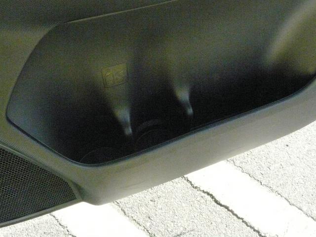 ロッキー プレミアムＧ　ＨＥＶ　アルミホイール　キーフリーシステム　スモークガラス　走行距離１０ｋｍ（15枚目）