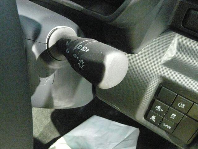 ロッキー プレミアムＧ　ＨＥＶ　アルミホイール　キーフリーシステム　スモークガラス　走行距離１０ｋｍ（18枚目）