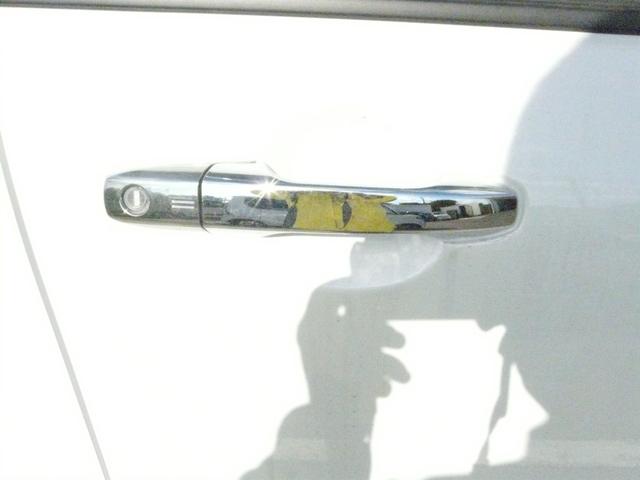 ロッキー プレミアムＧ　ＨＥＶ　アルミホイール　キーフリーシステム　スモークガラス　走行距離１０ｋｍ（30枚目）