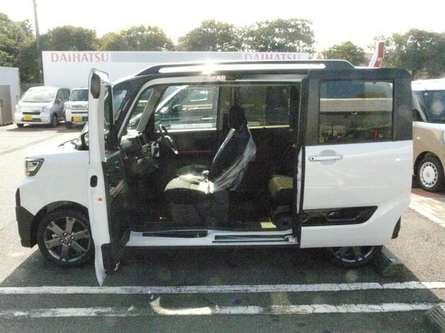 タント ファンクロスターボ　アルミホイール付き　スモークガラス　キーフリーシステム　走行距離１００ｋｍ（11枚目）