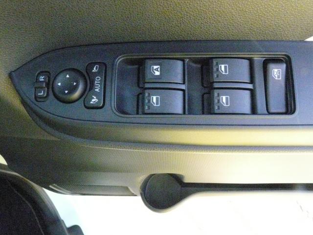 タント Ｘ　セキュリティアラーム　スモークガラス　キーフリーシステム　プッシュボタン　走行距離４８ｋｍ（14枚目）