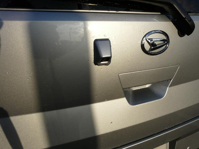 �o�b�N�J�������W�������Ȃ̂ŁA�i�r��I�[�f�B�I������΃o�b�N���j�^�[�����p�\�ɂȂ�܂���