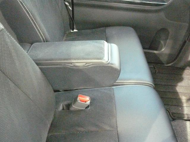 �Z���^�[�A�[�����X�g