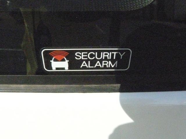 ムーヴキャンバス ストライプスＧ　スモークガラス　キーフリーシステム　セキュリティアラーム　走行距離２ｋｍ（30枚目）