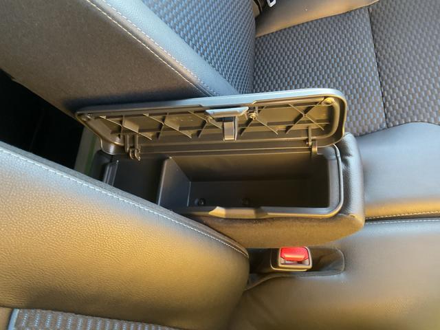 タント カスタムＲＳ　衝突回避支援機能　キーフリー　両側パワースライドドア　ターボエンジン（35枚目）