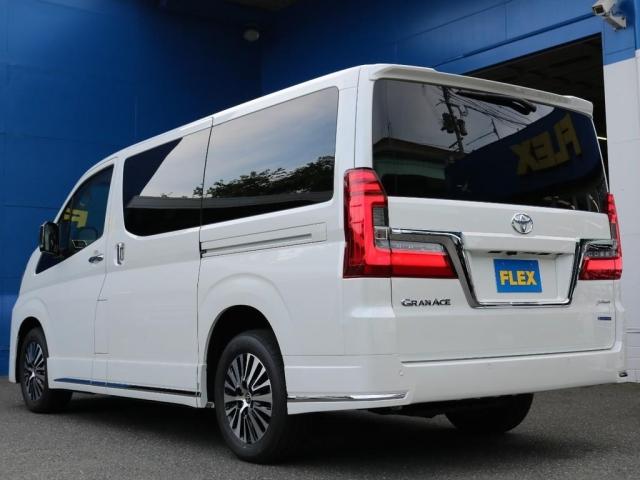 プレミアム Premium 6人運転席8ウェイパワーシート&助手席4ウェイパワーシート(快適温熱シート)エグゼクティブパワーシート(リヤ席1列目2列目快適温熱シート)本革+木目調ステアリングステアリングスイッチ(11枚目)