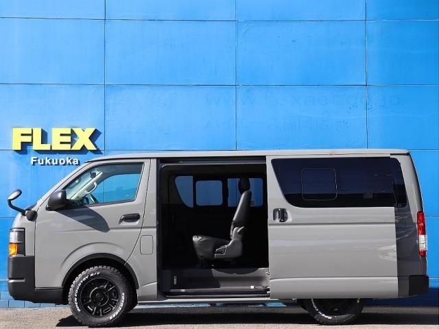 ハイエースバン ロングスーパーＧＬ　Ｒｅｎｏｃａリノカ　角目　ＦＬＥＸカスタム　全塗装　ＬＥＤライト　クラシック　アンティーク　新品シートカバー・タイヤ＆ホイール・フェイスチェンジ・オーバーフェンダー　各所マットブラック　小窓付　５型（7枚目）
