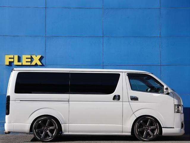 レジアスエースバン スーパーGL ダークプライム ディーゼルターボ ギブソンエアロ バッドフェイスボンネット マットブラック塗装 CRSホイール オーバーフェンダー ヴァレンティドアミラーウインカー LEDテールランプ シートカバー 7インチナビ(7枚目)