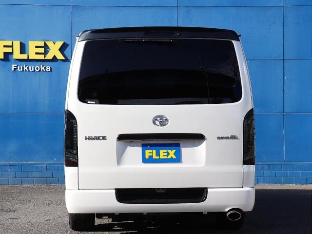 レジアスエースバン スーパーGL ダークプライム ディーゼルターボ ギブソンエアロ バッドフェイスボンネット マットブラック塗装 CRSホイール オーバーフェンダー ヴァレンティドアミラーウインカー LEDテールランプ シートカバー 7インチナビ(9枚目)