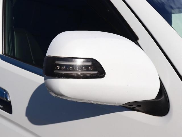 レジアスエースバン スーパーGL ダークプライム ディーゼルターボ ギブソンエアロ バッドフェイスボンネット マットブラック塗装 CRSホイール オーバーフェンダー ヴァレンティドアミラーウインカー LEDテールランプ シートカバー 7インチナビ(11枚目)