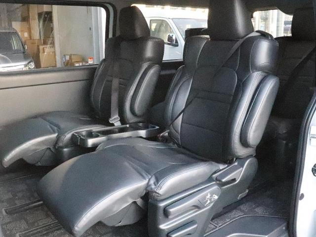 ハイエースワゴン GL ロング ファインテックツアラー オットマン付4キャプテンシート搭載(2枚目)