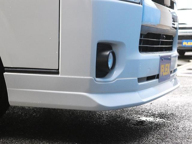 �t�����g���b�v�𑕒����X�^�C���b�V���ȃt�F�C�X��