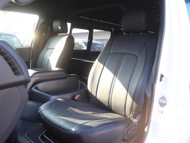 ハイエースバン スーパーＧＬ　ダークプライムＩＩ　高年式ワンオーナー車　ナスカータイヤ　ＡＬＰＩＮＥ１１型ナビ　ＰＶＭナビ連動　エンジンルームカバー　デジタルインナーミラー　バルベロＨＥＸ１７ＡＷ　パノラミックビューモニター　ＥＴＣ（18枚目）