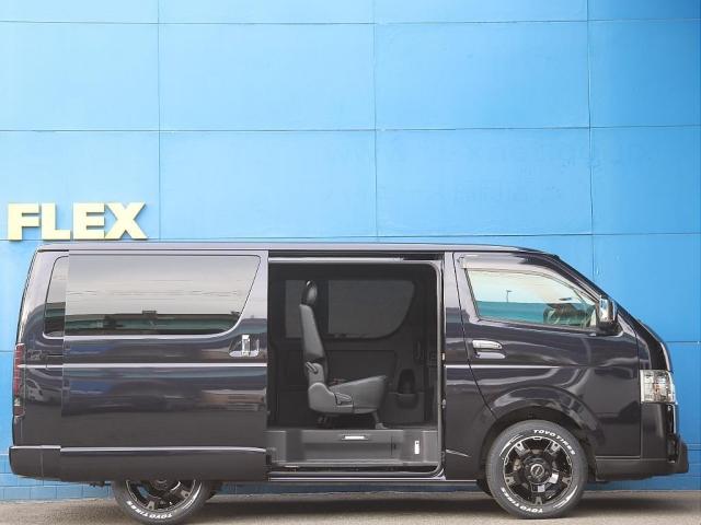 ハイエースバン スーパーＧＬ　ダークプライムＩＩ　７型ＤＰＩＩ２．８ディーゼル　ＴＯＹＯ　Ｈ３０タイヤ　純正７型ナビ　ドライブレコーダー　リアフィルム施工　両側自動ドア　	ＡＣ１００Ｖ電源　ＬＥＤルームランプ　バックカメラ　ＥＴＣ（9枚目）