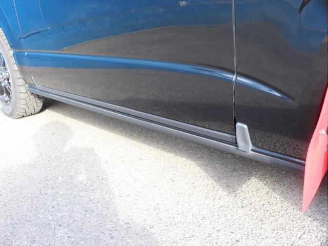 ハイエースバン スーパーGL ダークプライムII両側自動ドア寒冷地仕様パワースライドドアパノラミックビューモニターデジタルインナーミラーTRDマットガードTSS社外ナビTRDマットフラップ赤フォグランプ黄色LED(9枚目)