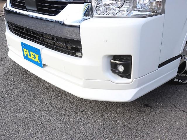 ハイエースバン ＳロングワイドＤＸ　ＧＬパッケージ　ベッドキット設置で車中泊にも大活躍　ドアミラーボディ同色塗装　ＬＥＤテールランプ　インテック　運転席ＢＲＩＤＥシート　ＦＬＥＸオリジナルシートカバー　運転席ＦＬＥＸアームレスト（5枚目）