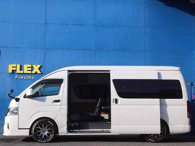 ハイエースバン ＳロングワイドＤＸ　ＧＬパッケージ　ベッドキット設置で車中泊にも大活躍　ドアミラーボディ同色塗装　ＬＥＤテールランプ　インテック　運転席ＢＲＩＤＥシート　ＦＬＥＸオリジナルシートカバー　運転席ＦＬＥＸアームレスト（8枚目）