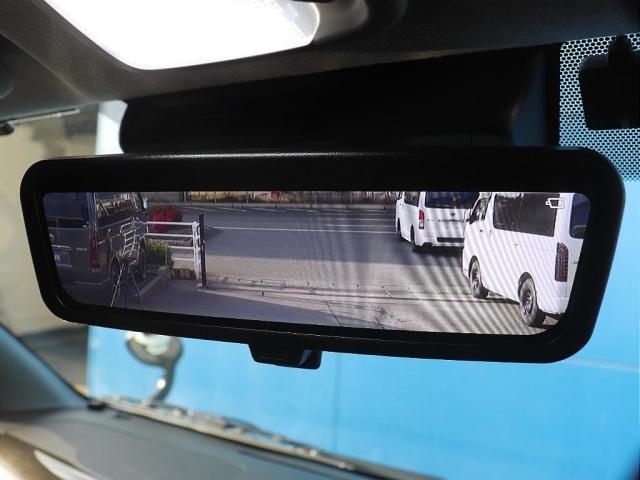 ハイエースバン ＳロングワイドＤＸ　ＧＬパッケージ　ベッドキット設置で車中泊にも大活躍　ドアミラーボディ同色塗装　ＬＥＤテールランプ　インテック　運転席ＢＲＩＤＥシート　ＦＬＥＸオリジナルシートカバー　運転席ＦＬＥＸアームレスト（18枚目）