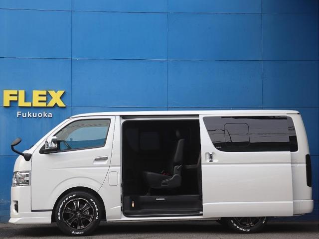 ハイエースバン スーパーGL ダークプライムII 高年式 NEO TRACE(スモーク) バルベロディープス17インチAW ナスカーホワイトレターコムテックドライブレコーダー パノラミックビューモニター 1.5インチローダウン 純正SDナビ(7枚目)