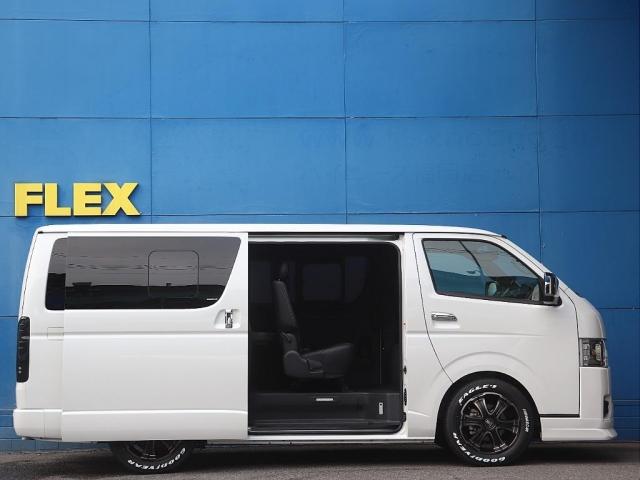 ハイエースバン スーパーGL ダークプライムII 高年式 NEO TRACE(スモーク) バルベロディープス17インチAW ナスカーホワイトレターコムテックドライブレコーダー パノラミックビューモニター 1.5インチローダウン 純正SDナビ(9枚目)