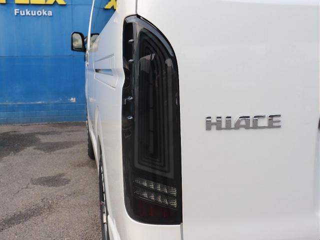 ハイエースバン スーパーGL ダークプライムII 高年式 NEO TRACE(スモーク) バルベロディープス17インチAW ナスカーホワイトレターコムテックドライブレコーダー パノラミックビューモニター 1.5インチローダウン 純正SDナビ(12枚目)