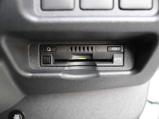 ハイエースバン スーパーGL ダークプライムII 高年式 NEO TRACE(スモーク) バルベロディープス17インチAW ナスカーホワイトレターコムテックドライブレコーダー パノラミックビューモニター 1.5インチローダウン 純正SDナビ(15枚目)