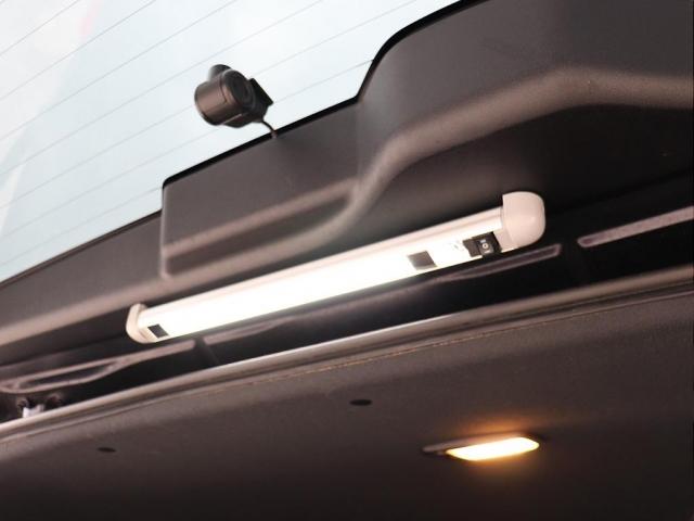 ハイエースバン スーパーＧＬ　ダークプライムＩＩ　ＵＩスライドフロア＆ベッドキット（5枚目）