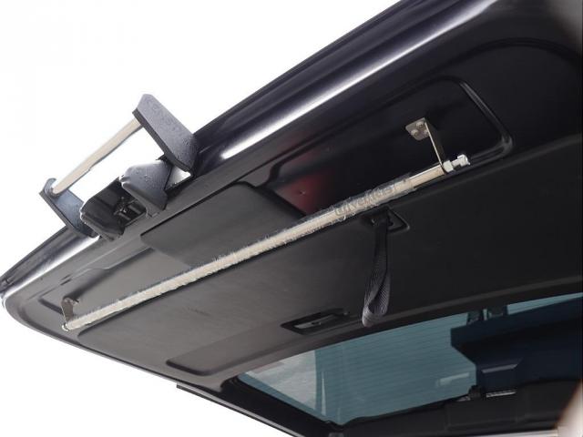 ハイエースバン スーパーＧＬ　ダークプライムＩＩ　ＵＩスライドフロア＆ベッドキット（6枚目）