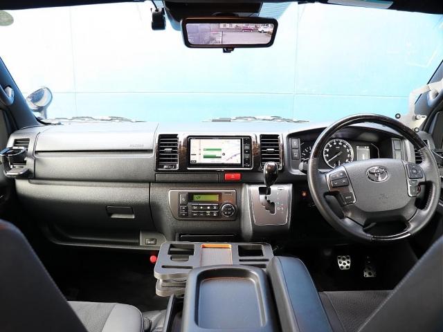 ハイエースバン スーパーＧＬ　ダークプライムＩＩ　ＵＩスライドフロア＆ベッドキット（15枚目）