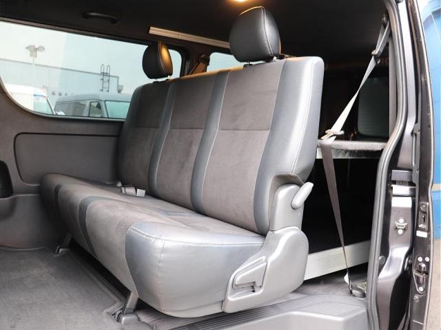 ハイエースバン スーパーＧＬ　ダークプライムＩＩ　ＵＩスライドフロア＆ベッドキット（19枚目）