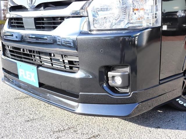 ハイエースバン スーパーＧＬ　ダークプライムＩＩ　ＡＬＰＩＮＥ１１型ナビ搭載　１．５インチローダウン　スタイリングＨＥＸ　１７インチＡＷ　ベッドキットｔｙｐｅ２　ＥＴＣ　デジタルインナーミラー　ＩＣＳ完備　プレステージテール　ＴＳＳＰ搭載（4枚目）