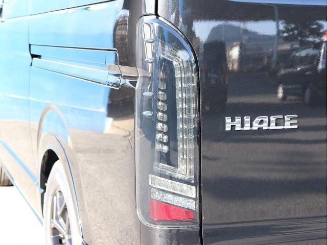 ハイエースバン スーパーＧＬ　ダークプライムＩＩ　ＡＬＰＩＮＥ１１型ナビ搭載　１．５インチローダウン　スタイリングＨＥＸ　１７インチＡＷ　ベッドキットｔｙｐｅ２　ＥＴＣ　デジタルインナーミラー　ＩＣＳ完備　プレステージテール　ＴＳＳＰ搭載（10枚目）