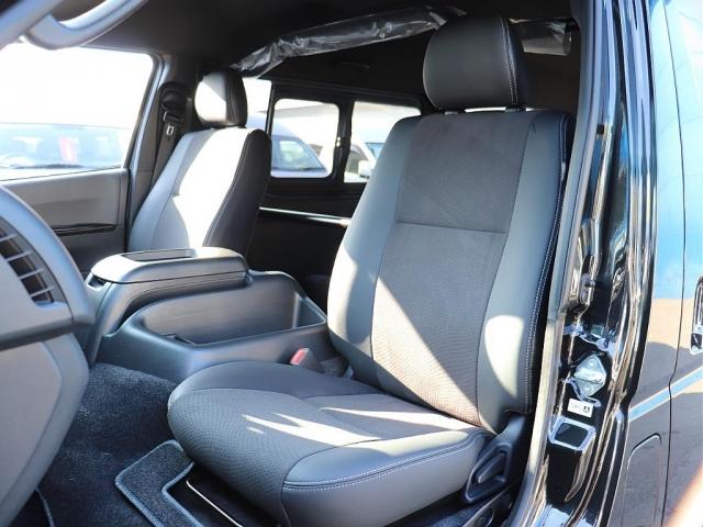 ハイエースバン スーパーＧＬ　ダークプライムＩＩ　ＡＬＰＩＮＥ１１型ナビ搭載　１．５インチローダウン　スタイリングＨＥＸ　１７インチＡＷ　ベッドキットｔｙｐｅ２　ＥＴＣ　デジタルインナーミラー　ＩＣＳ完備　プレステージテール　ＴＳＳＰ搭載（12枚目）