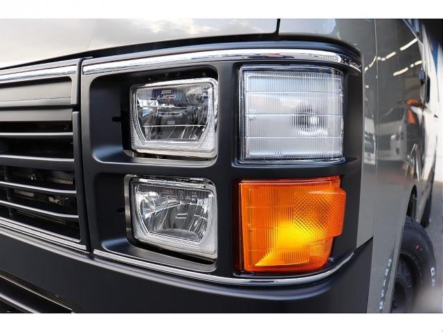 ハイエースバン ロングスーパーＧＬ　Ｒｅｎｏｃａ　ＣｏａｓｔＬｉｎｅｓアッシュカーキＮＥＷペイント　高出力ディーゼルターボ！お仕事用に活用可能！　Ｄｅｌｆ０３　１７インチＡＷ　７インチ純正ナビ　ＥＴＣ　ＡＣ１００Ｖ電源　自動防眩ミラー（3枚目）