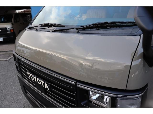 ハイエースバン ロングスーパーＧＬ　Ｒｅｎｏｃａ　ＣｏａｓｔＬｉｎｅｓアッシュカーキＮＥＷペイント　高出力ディーゼルターボ！お仕事用に活用可能！　Ｄｅｌｆ０３　１７インチＡＷ　７インチ純正ナビ　ＥＴＣ　ＡＣ１００Ｖ電源　自動防眩ミラー（5枚目）