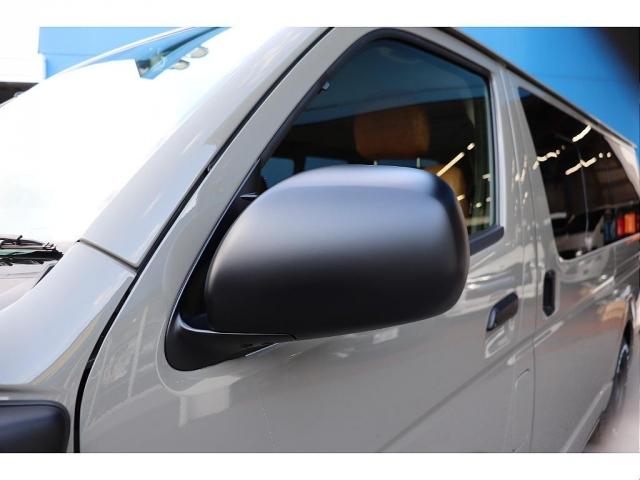 ハイエースバン ロングスーパーＧＬ　Ｒｅｎｏｃａ　ＣｏａｓｔＬｉｎｅｓアッシュカーキＮＥＷペイント　高出力ディーゼルターボ！お仕事用に活用可能！　Ｄｅｌｆ０３　１７インチＡＷ　７インチ純正ナビ　ＥＴＣ　ＡＣ１００Ｖ電源　自動防眩ミラー（9枚目）