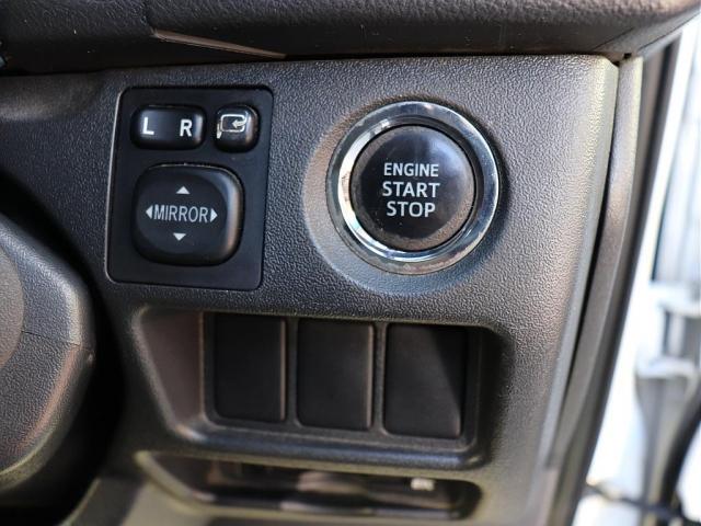 ハイエースバン スーパーＧＬ　ダークプライム　純正７型ＳＤナビ６７　ＤＥＬＦ０２　１７ＡＷ　１．５インチダウン　ＳＲＳエアバッグ　走行「４２千キロ！　ＥＴＣバックカメラ　ＬＥＤヘッドライト４型Ｄ　ダークプライム　黒木目マホガニー調インテリアパネル（17枚目）