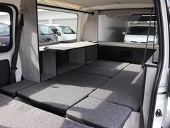 �ơ��֥�ϥ��饤�ɼ��ˤʤäƤ��ꡢ����������˥󥰥ơ��֥�ʤɡ��Ȥ�������ˤ�ä�ŷ�Ĥι������Ѥ�����Τ��ݥ���ȤǤ��� 2