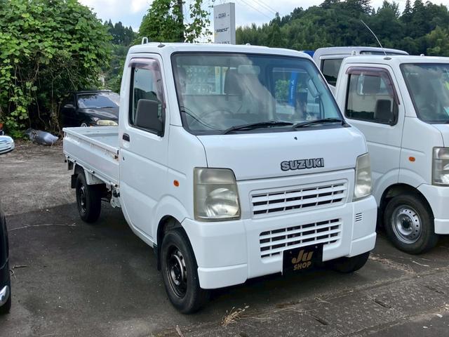 キャリイトラック ＫＣエアコン・パワステ　５速マニュアル車　４ＷＤ　荷台ゴムマット付　３方開　ヘッドライトレベライザー　ＦＭ／ＡＭラジオ　積載量３５０ｋｇ　車検整備付（3枚目）