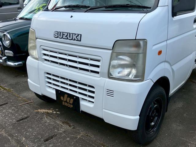 キャリイトラック ＫＣエアコン・パワステ　５速マニュアル車　４ＷＤ　荷台ゴムマット付　３方開　ヘッドライトレベライザー　ＦＭ／ＡＭラジオ　積載量３５０ｋｇ　車検整備付（5枚目）