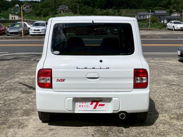 アルトラパン ＳＳ　５速ＭＴ　ターボ　１４インチＡＷ　ｍｏｍｏステアリング　社外ＣＤ　タコメーター　プライバシーガラス　フォグランプ　Ｗエアバッグ　ＡＢＳ　取扱説明書（12枚目）
