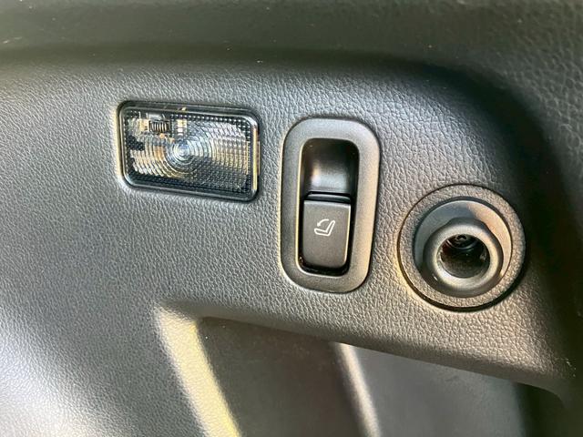 フォレスター Ｓ－リミテッド　メモリーナビ　フルセグＴＶ　バックモニター　ＬＥＤヘッドライト　クルーズコントロール　スマートキー　プッシュスタート　パドルシフト　パワーシート　ＥＴＣ　純正アルミ　シートヒーター　プライバシーガラス（18枚目）