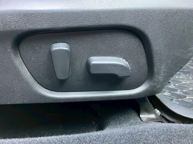 フォレスター Ｓ－リミテッド　メモリーナビ　フルセグＴＶ　バックモニター　ＬＥＤヘッドライト　クルーズコントロール　スマートキー　プッシュスタート　パドルシフト　パワーシート　ＥＴＣ　純正アルミ　シートヒーター　プライバシーガラス（46枚目）