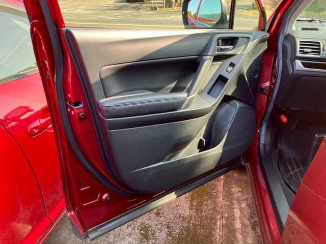 フォレスター Ｓ－リミテッド　メモリーナビ　フルセグＴＶ　バックモニター　ＬＥＤヘッドライト　クルーズコントロール　スマートキー　プッシュスタート　パドルシフト　パワーシート　ＥＴＣ　純正アルミ　シートヒーター　プライバシーガラス（54枚目）