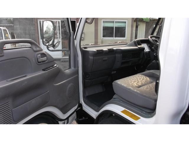 エルフトラック 　前田４段クレーン　ラジコン付　フックイン　３ペダル　荷台寸法３６０Ｘ１８０（6枚目）