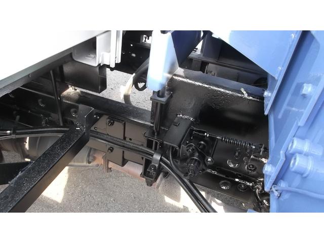 エルフトラック 　前田４段クレーン　ラジコン付　フックイン　３ペダル　荷台寸法３６０Ｘ１８０（21枚目）
