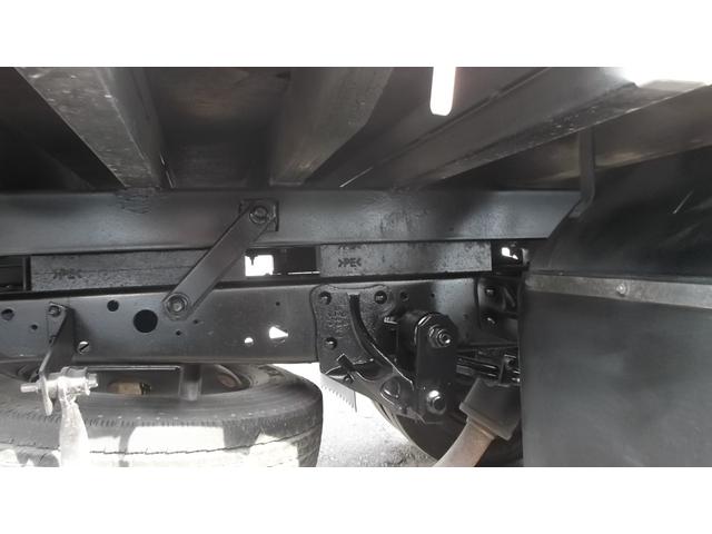 エルフトラック 　前田４段クレーン　ラジコン付　フックイン　３ペダル　荷台寸法３６０Ｘ１８０（22枚目）