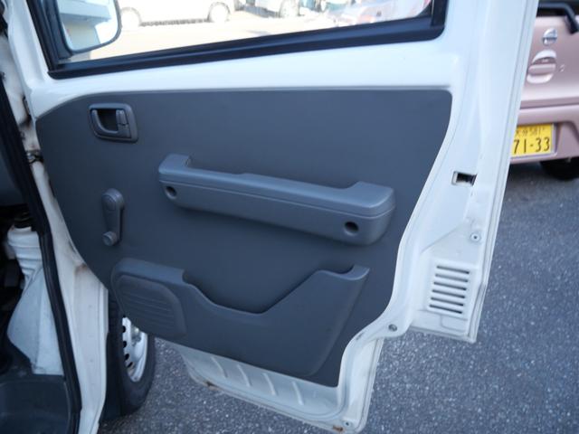 ミニキャブ・ミーブ CD 16.0kwh 4シーター ポータブルナビ キーレスエントリー ライトレベル調節 CD MD エアコン パワーステアリング パワーウィンドウ Wエアバッグ(12枚目)