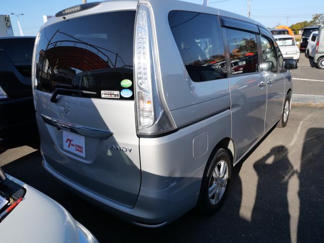 ランディ ２．０Ｓ　左側電動スライドドア　ナビ　ＴＶ　バックモニター　ＥＴＣ　スマートキー　プッシュスタート　パワーウィンドウ　パワーステアリング（6枚目）